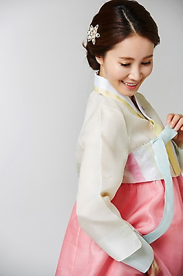 포토 JPG 스튜디오촬영 여자 명절 포즈 실내 표정 한명 웃음 사람 동양인 근접촬영 성인 30대 한국인 한복 여자만 여자한명만 성인여자만 성인한명만 성인여자한명만 장년만 장년여자만 장년여자한명만 성인만 국내포토 1 한국전통 전통 기념일 뷰포인트 인종 내부 장년 전통의상 파일형식