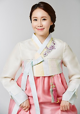 포토 JPG 스튜디오촬영 한국전통 여자 명절 포즈 실내 한명 서기 사람 동양인 상반신 성인 30대 한국인 전통의상 한복 여자만 여자한명만 성인여자만 성인한명만 성인여자한명만 장년만 장년여자만 장년여자한명만 성인만 국내포토 1 전통 기념일 모션 한국 인종 내부 장년 파일형식