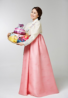 포토 JPG 스튜디오촬영 전신 한국전통 여자 명절 복주머니 실내 한명 서기 사람 동양인 성인 30대 소쿠리 한국인 전통의상 한복 여자만 여자한명만 성인여자만 성인한명만 성인여자한명만 장년만 장년여자만 장년여자한명만 성인만 국내포토 1 전통 기념일 모션 전통소품 한국 인종 내부 장년 바구니 파일형식