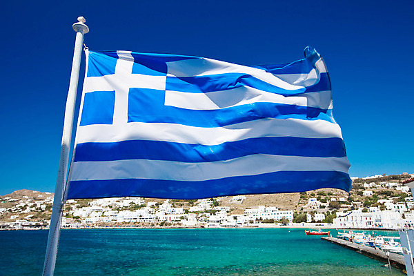 포토 JPG 해외이미지 유럽 바다 섬 여행 하늘 사람없음 야외 물 금융 깃발 뜨거움 그리스 휴양지 문제 빚 미코노스섬 해외202004 해외포토 자연요소 나라 경제 장소 파일형식 이미지허브