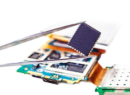 포토 JPG 해외이미지 백그라운드 통신 모바일 사람없음 스마트폰 핸드폰 재활용 손상 과학기술 흰색 도구 오픈 수리 전화기 오브젝트 서비스 고정 핀셋 혁명 고립 깨짐 업데이트 셀룰러 해외202004 해외포토 컬러 컨셉 기술 전자제품 스마트기기 친환경 파일형식 이미지허브