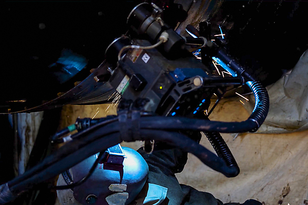 포토 JPG 해외이미지 직업 산업 안경 공장 불 불꽃 노동자 기술 사람없음 파란색 빛 금속 손전등 업무 뜨거움 수리 제조 보호 연결 위험 자르기 철 가스 국회 용접 용접공 철강 해외202004 해외포토 자연요소 잡화 컬러 컨셉 공업 모션 재질 조명 작업 파일형식 이미지허브