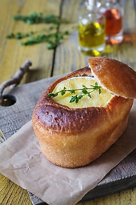 포토 JPG 해외이미지 종이 음식 빵 백그라운드 유리 치즈 건강 요리 사람없음 목재 초록색 노란색 머리 와인 이탈리아 우유 껍질 흰색 시골 신선 원형 양념 사발 황금 정상 굽기 허브 올리브 부드러움 프랑스어 곰팡이 백리향 식초 프리미엄 해외202004 해외포토 도형 나무 식물 문자 열매 유럽 컬러 재료 재질 유제품 주류 신체부위 감각 사기그릇 구이 파일형식 이미지허브