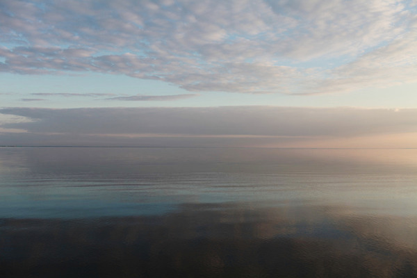 포토 JPG 해외이미지 구름 바다 자연 하늘 아침 휴식 풍경 해변 사람없음 야외 물 침묵 황혼 일몰 새벽 가장자리 고독 저녁 장면 수평선 해외202004 해외포토 주간 자연요소 감정 컨셉 노을 소리 둘레 야간 생태계 파일형식 이미지허브