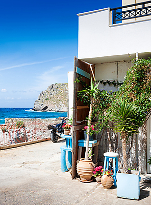 포토 JPG 해외이미지 외관 꽃 화분 바다 섬 여행 건축양식 자연 하늘 휴가 주택 풍경 사람없음 야외 건물 장식 물 여름 파란색 컬러풀 마을 정원 오토바이 수확 바위 흰색 지중해 빌라 그리스 복고 장면 그리스인 옛날 해외202004 해외포토 자연요소 서양인 식물 건축물 계절 건축 유럽 컬러 농업 바이크 돌_바위 생태계 파일형식 이미지허브