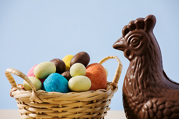 포토 JPG 해외이미지 전통 계절 음식 분홍색 백그라운드 오렌지 휴가 디저트 부활절 실내 사람없음 장식 가로 파란색 컬러풀 갈색 노란색 바구니 초콜릿 계란 축제 치킨 흰색 축하 그리기 심볼 암탉 많음 카피스페이스 해외202004 해외포토 기념일 컬러 컨셉 과일 모션 내부 알 공백 닭 암컷 닭고기요리 파일형식 이미지허브