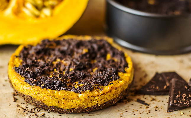 포토 JPG 해외이미지 전통 접시 계절 음식 조각 오렌지 탁자 호박 휴가 디저트 건강 사람없음 목재 장식 갈색 노란색 케이크 초콜릿 저녁식사 어둠 할로윈 껍질 가을 신선 황금 달콤 맛 굽기 준비 유기농 레시피 스쿼시 페스츄리 핸드메이드 해외202004 해외포토 나무 식기 웰빙 빵 스포츠 컬러 가구 컨셉 채소 과일 재료 구기 식사 구이 파일형식 이미지허브