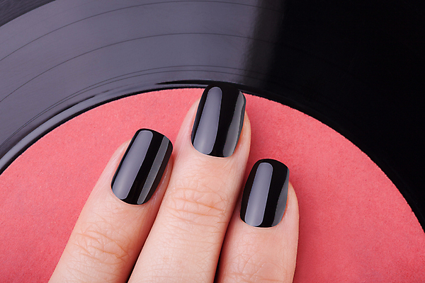 포토 JPG 해외이미지 손 손가락 관리 미술 이벤트 사람없음 빛 컬러풀 유행 검은색 어둠 화장품 덮개 CD 최고 못 손톱관리 손톱 광택 비닐 개선 니스 돌봄 위생관리 아크릴 스타일 해외202004 해외포토 컬러 모션 재질 문화예술 신체부위 뷰티 뚜껑 공구 네일아트 파일형식 이미지허브