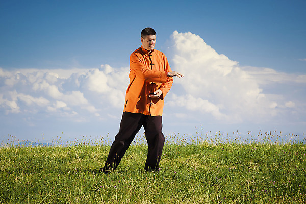 포토 JPG 해외이미지 백인 구름 1 전통 라이프스타일 남자 문화 스포츠 포즈 오렌지 모션 자연 하늘 휴식 건강 미술 한명 사람 동양인 성인 야외 여름 파란색 운동 맑음 중국 활발 에너지 중앙 집중 싸움 내추럴 해외202004 해외포토 자연요소 서양인 계절 아시아 컬러 컨셉 과일 날씨 문화예술 인종 생활 생태계 파일형식 이미지허브