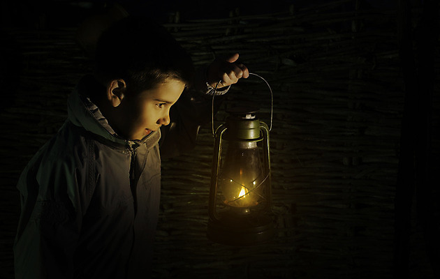 포토 JPG 해외이미지 행복 별 아들 어린이 밭 가족 자연 하늘 한명 사람 소년 빛 달리기 걷기 어둠 산책 기쁨 등불 램프 야간 공상 혼자 해외202004 해외포토 자연요소 1 남자 감정 농업 관계 모션 휴식 조명 생태계 파일형식 이미지허브