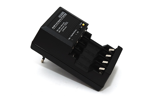 포토 JPG 해외이미지 모양 산업 모바일 세포 사람없음 전자제품 상점 검은색 힘 재활용 장비 공구 플러그 연결 위험 긍정 볼트 연료 봉 세대 충전 고립 실린더 요금 제어 충전기 공급 해외202004 해외포토 컬러 컨셉 기계 도구 친환경 파일형식 이미지허브