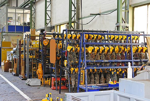 포토 JPG 해외이미지 산업 가구 비즈니스 공장 교통시설 새로움 실내 사람없음 건물 상자 사무실 노란색 쌓기 상점 기계 방 장비 화물 업무 작업 그룹 선택 역 제조 큼 나무상자 컨테이너 배송 창고 오브젝트 패키지 수납 흙더미 판지 분배 신발장 줄서기 공급 해외202004 해외포토 건축물 컬러 생활용품 교통 컨셉 공업 모션 내부 흙 운송업 크기 시설 파일형식 더미 이미지허브