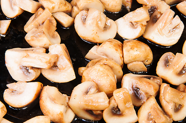 포토 JPG 해외이미지 접시 음식 조각 백그라운드 채소 요리 사람없음 옆모습 장식 컬러풀 갈색 파티 요식업 식당 검은색 식사 저녁식사 버섯 튀김 지성 시골 맛 애피타이저 상품 굽기 먹기 준비 레시피 채식주의자 해외202004 해외포토 식기 산업 뷰포인트 컬러 컨셉 모션 이벤트 상점 구이 채식 파일형식 이미지허브