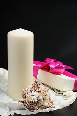 포토 JPG 해외이미지 리본 종이 분홍색 크리스마스 포장 휴가 선물 사람없음 장식 빨간색 쇼핑 상자 놀람 덮개 흰색 인사 생일 컨테이너 자주색 심볼 오브젝트 활 싱글 주기 정사각형 패키지 소매 해외202004 해외포토 도형 기념일 감정 산업 컬러 모션 표정 뚜껑 예절 파일형식 이미지허브