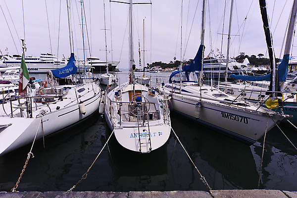 포토 JPG 해외이미지 나무 유럽 바다 섬 여행 요트 건축양식 자연 하늘 호텔 휴가 풍경 사람없음 야외 초록색 물 여름 컬러풀 태양 맑음 봄 이탈리아 도시 만 보트 성 역사 지중해 타운 아라곤 남쪽 나폴리 해외202004 해외포토 자연요소 식물 건축물 계절 건축 나라 컬러 배_교통 숙소 날씨 스페인 방향 생태계 파일형식 이미지허브
