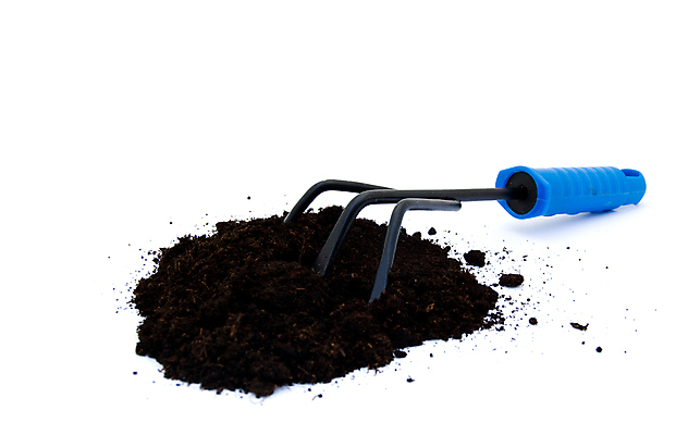 포토 JPG 해외이미지 주택 사람없음 파란색 정원 장비 흰색 공구 업무 모종삽 원예 먼지 갈퀴 고립 땅바닥 해외202004 해외포토 컬러 바닥 취미 건물 도구 작업 삽 파일형식 이미지허브