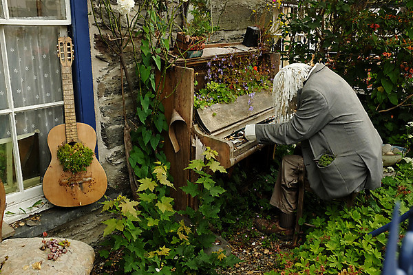 포토 JPG 해외이미지 식물 모델 음악 신발 잎 의자 미술 사람없음 정원 재킷 기타 피아노 대걸레 해외202004 해외포토 가구 현악기 문화예술 외투 건반악기 청소도구 파일형식 이미지허브
