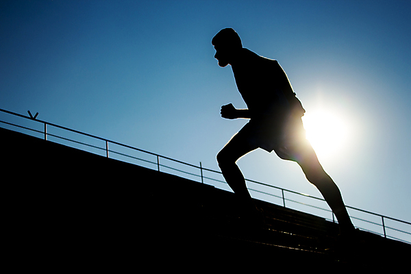 포토 JPG 해외이미지 라이프스타일 남자 실루엣 스포츠 모션 발 하늘 건강 한명 사람 야외 달리기 운동 태양 일출 에너지 연습 속도 마라톤 달리기선수 운동가 혼자 해외202004 해외포토 자연요소 1 촬영기법 경기 생활 신체부위 노을 육상스포츠 육상선수 파일형식 이미지허브