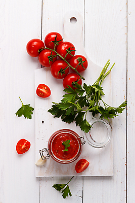 포토 JPG 해외이미지 전통 접시 음식 백그라운드 다이어트 토마토 채소 건강 마늘 요리 사람없음 목재 빨간색 세로 초록색 주방 식사 이탈리아 신선 사발 맛 정상 케첩 허브 크림 향신료 유기농 질감 반죽 레시피 성분 내추럴 채식주의자 핸드메이드 해외202004 해외포토 나무 식물 식기 웰빙 유럽 컬러 컨셉 재료 사기그릇 소스_음식 채식 향미료 파일형식 이미지허브