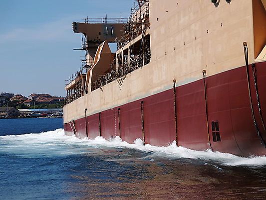 포토 JPG 해외이미지 산업 밧줄 바다 교통시설 새로움 해변 사람없음 옆모습 금속 항구 기계 화물 업무 작업 가장자리 철 조선소 시작 프로펠러 상업 마차 포트 무거움 로딩 철강 해외202004 해외포토 줄 교통수단 뷰포인트 교통 컨셉 재질 운송업 둘레 무게 시설 파일형식 이미지허브