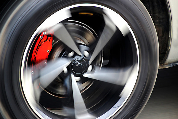 포토 JPG 해외이미지 디자인 산업 스포츠 컨셉 장신구 부분 교통시설 자동차 새로움 안전 사람없음 빨간색 세트 금속 힘 기계 장비 바퀴 도자기 수리 브레이크 묘사 오브젝트 서비스 속도 롤러 시스템 엔진 정비공 모터 패드 고립 그만 베어링 실린더 자동 철강 캘리퍼스 해외202004 해외포토 육상교통 컬러 교통 재질 공구 기술자 시설 파일형식 이미지허브