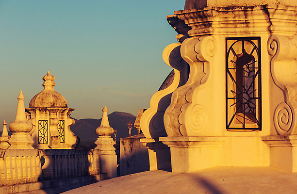 포토 JPG 해외이미지 구름 종교 문화 여행 건축양식 하늘 지붕 미술 풍경 사람없음 야외 건물 컬러풀 성당 교회 여행객 미국 흰색 도시 중앙아메리카 재산 사자 옥상 천연기념물 니카라과 바실리카 식민지 신앙심 옛날 해외202004 해외포토 자연요소 건축물 건축 컬러 북아메리카 포유류 종교건축 문화예술 아메리카 사람 금융 남아메리카 파일형식 이미지허브