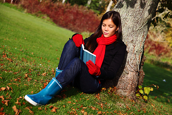 포토 JPG 해외이미지 나무 1 학생 라이프스타일 공원 여자 교육 잎 학교 자연 따뜻함 한명 미소 사람 앉기 동양인 성인 야외 10대 책 빨간색 빛 스터디 청춘 독서 노란색 가을 숲 읽기 대학교 단절 혼자 해외202004 해외포토 식물 계절 공공시설 컬러 컨셉 모션 청소년 표정 인종 생활 학습 생태계 파일형식 이미지허브