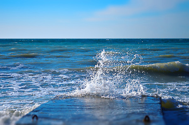 포토 JPG 해외이미지 파도 바다 자연 바람 날씨 해변 사람없음 가로 물 파란색 항구 힘 거품 손상 분노 신선 황무지 가장자리 떨어짐 위험 분무기 단절 때리기 콘크리트 투쟁 힘찬 해외202004 해외포토 자연요소 감정 컬러 컨셉 교통시설 모션 둘레 생태계 파일형식 이미지허브