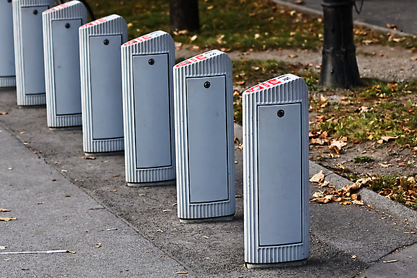 포토 JPG 해외이미지 디자인 공원 선 스포츠 잎 패턴 교통시설 거리 서기 잔디 사람없음 야외 초록색 환경 상점 금속 자전거 도시 그룹 보행로 승차 플라스틱 절도 오브젝트 순환 잠금 타이어 시멘트 안장 편리함 평행 신발장 옛날 철강 해외202004 해외포토 식물 공공시설 길 컬러 교통 컨셉 무늬 모션 재질 바이크 범죄 시설 보안 파일형식 이미지허브