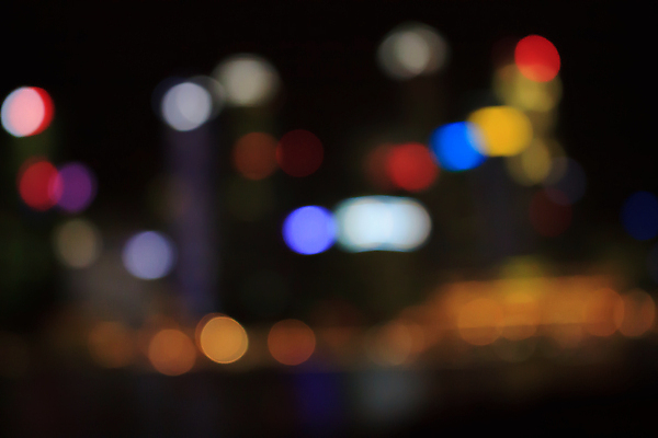 포토 JPG 해외이미지 디자인 백그라운드 사람없음 야외 장식 반짝임 검은색 축제 도시 원형 보케 블러 효과 해외202004 해외포토 도형 컬러 모션 파일형식 이미지허브