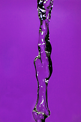 포토 JPG 해외이미지 음료 사람없음 물 보라색 젖음 흐름 마시기 개울 붓기 떨어짐 분무기 제트기 해외202004 해외포토 자연요소 컬러 컨셉 모션 비행기 강 파일형식 이미지허브