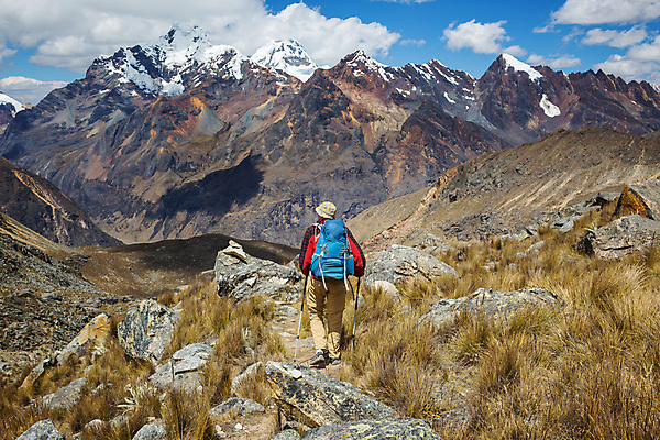 포토 JPG 해외이미지 라이프스타일 남자 행복 스포츠 여행 백그라운드 배낭 자연 휴식 산 건강 한명 사람 풍경 야외 여름 여행객 걷기 환경 등산 트래킹 캠핑 하이킹 장비 자유 시골 남아메리카 모험가 캠핑장 발견 방법 생태학 원정 페루 생존 해외202004 해외포토 1 계절 교육 감정 컨셉 가방 모션 레저 아메리카 생활 생태계 파일형식 이미지허브