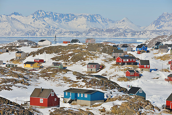 포토 JPG 해외이미지 전통 어린이 여행 겨울 건축양식 휴가 주택 풍경 사람없음 건물 목재 빨간색 파란색 컬러풀 평화 마을 냉동 얼음 봄 추위 흰색 시골 분위기 북극 시골집 서리 리빙 그린란드 옛날 눈내림 해외202004 해외포토 자연요소 나무 건축물 계절 건축 컬러 섬 컨셉 재료 눈_날씨 덴마크 사람 극지방 파일형식 이미지허브