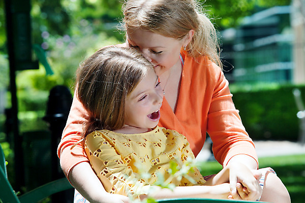 포토 JPG 해외이미지 딸 행복 어린이 가족 포옹 엄마 건강 사랑 사람 두명 육아 흰색 잡기 달콤 작음 세대 돌봄 해외202004 해외포토 감정 컬러 관계 안기 모션 맛 크기 파일형식 이미지허브