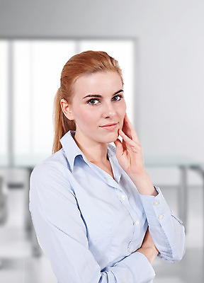 포토 JPG 해외이미지 백인 응시 여자 행복 얼굴 비즈니스 갈색머리 한명 미소 사람 두명 아웃포커스 가로 사무실 재킷 회색 흰색 작업 직장인 비즈니스우먼 전문직 소프트포커스 대표 경영자 여자한명만 성인여자한명만 카피스페이스 해외202004 해외포토 서양인 직업 1 헤어스타일 시선 감정 컬러 촬영기법 표정 신체부위 공백 외투 리더 여자만 성인여자만 파일형식 이미지허브