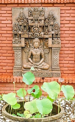 포토 JPG 해외이미지 전통 아시아 종교 문화 선 음식 조각 여행 백그라운드 불교 건축양식 태국 하늘 지붕 미술 동양인 사람없음 장식 파란색 조각상 평화 골동품 사찰 화려 영혼 역사 황금 명상 장면 신성 동쪽 숭배 신앙심 옛날 해외202004 해외포토 건축 나라 컬러 컨셉 종교건축 문화예술 인종 조형물 방향 파일형식 이미지허브