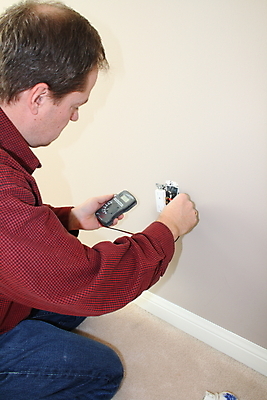 포토 JPG 해외이미지 직업 가정 주택 한명 힘 시험 콘센트 DIY 보증 해외202004 해외포토 1 교육 사람 취미 건물 빚 파일형식 이미지허브