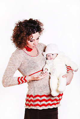 포토 JPG 해외이미지 백인 여자 딸 행복 어린이 가족 포옹 엄마 휴식 건강 사랑 사람 두명 침묵 임신 흰색 자녀 아기 신생아 잡기 유머 아빠 작음 피부 순수 형제 장면 걸음마 고립 해외202004 해외포토 서양인 남자 감정 컬러 컨셉 관계 안기 모션 신체부위 소리 크기 파일형식 이미지허브