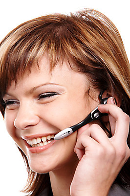 포토 JPG 해외이미지 1 헤어스타일 손 행복 통신 손가락 갈색머리 말하기 한명 웃음 사람 스마트폰 엄지손가락 흰색 못 닫기 치아 전화기 마이크 전자 부름 고립 운영자 스타일 해외202004 해외포토 감정 컬러 음향기기 모션 표정 신체부위 핸드폰 스마트기기 공구 소화기관 파일형식 이미지허브