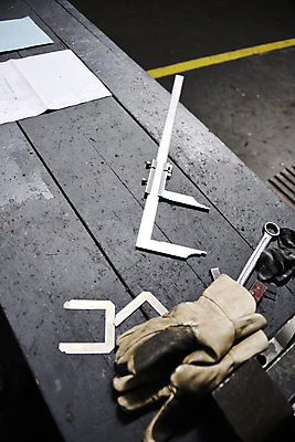 포토 JPG 해외이미지 산업 장갑 비즈니스 공장 실내 사람없음 기계 장비 공구 해외202004 해외포토 잡화 공업 내부 도구 파일형식 이미지허브