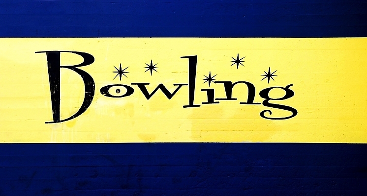 포토 JPG 해외이미지 라이프스타일 스포츠 비즈니스 광고판 취미 사람없음 파란색 빛 컬러풀 노란색 미국 경쟁 수확 게임 사발 볼링 편지 사인 복고 네온 지역 강렬 옛날 해외202004 해외포토 컬러 컨셉 북아메리카 농업 놀이 알림판 생활 구기 사기그릇 판 파일형식 이미지허브