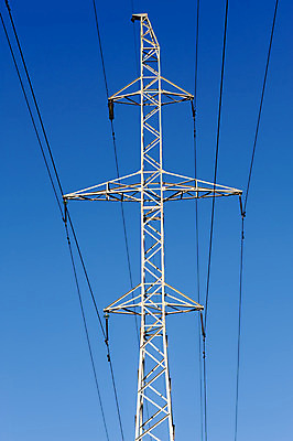 포토 JPG 해외이미지 산업 선 하늘 사람없음 파란색 탑 금속 힘 장비 에너지 전염 철사 철탑 전압 철강 공급 해외202004 해외포토 건축물 컬러 재질 질병 감염 파일형식 이미지허브