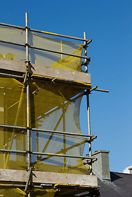 포토 JPG 해외이미지 벽 건축양식 난간 하늘 지붕 굴뚝 안전 사람없음 야외 건물 파란색 금속 기구 바 그물 튜브 망사 공학 해외202004 해외포토 건축물 교육 건축 컬러 재질 직물 파일형식 이미지허브