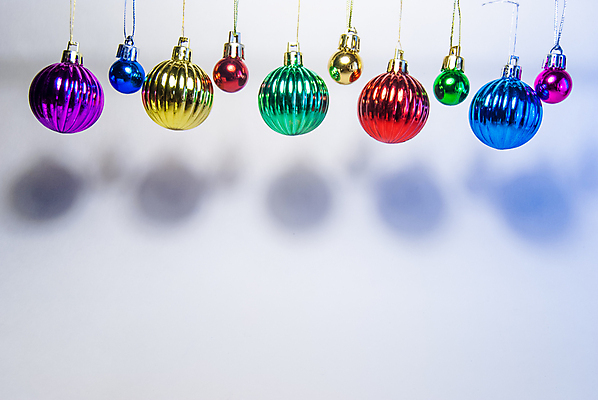 포토 JPG 해외이미지 나무 전통 계절 백그라운드 크리스마스 겨울 공 유리 휴가 불꽃 전등 새로움 기념 실내 매달리기 이벤트 사람없음 내부 장식 빨간색 초록색 빛 크리스마스트리 파티 축제 장식볼 흰색 축하 소나무 원형 투명 닫기 야간 12월 연도 묘사 상록수 해외202004 해외포토 자연요소 도형 식물 기념일 컬러 컨셉 모션 재질 불 조명 날짜 파일형식 이미지허브