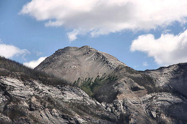포토 JPG 해외이미지 구름 캐나다 자연 하늘 불 산 국립공원 풍경 사람없음 파란색 손상 흰색 숲 내추럴 삼림지대 화상 로키산맥 해외202004 해외포토 자연요소 공원 컬러 컨셉 북아메리카 상처 생태계 파일형식 이미지허브