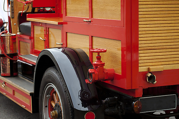 포토 JPG 해외이미지 자동차 안전 사람없음 빨간색 빛 금속 기계 장비 수확 골동품 기구 바퀴 구출 클래식 서비스 짐차 엔진 펌프 옛날 해외202004 해외포토 육상교통 컬러 컨셉 농업 재질 도움 파일형식 이미지허브