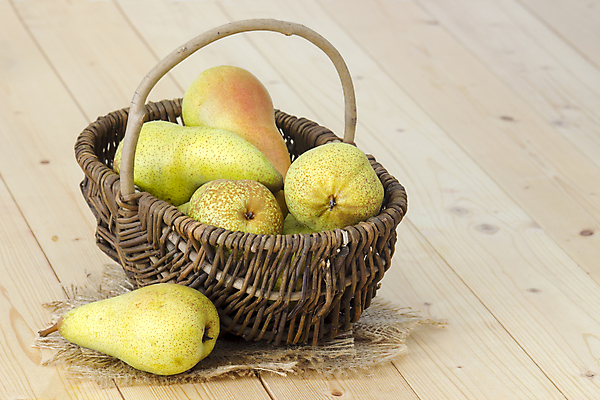 포토 JPG 해외이미지 라이프스타일 음식 백그라운드 과일 재료 탁자 건강 사람없음 목재 여름 바구니 식사 수확 가을 신선 우아함 달콤 맛 상품 먹기 상쾌 유기농 날것 내추럴 숙성 옛날 비건 해외202004 해외포토 나무 웰빙 계절 감정 가구 컨셉 농업 모션 생활 채식주의자 파일형식 이미지허브