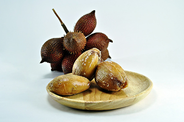 포토 JPG 해외이미지 접시 음식 조각 백그라운드 다이어트 과일 디저트 건강 손바닥 동양인 사람없음 목재 흰색 신선 달콤 고립 블러 숙성 이국적 해외202004 해외포토 나무 식기 손 컬러 재료 인종 맛 파일형식 이미지허브