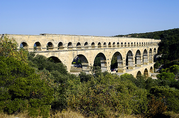 포토 JPG 해외이미지 유럽 문화 여행 건축양식 하늘 휴가 풍경 사람없음 물 여름 강 프랑스 바위 역사 재산 아치 시력 공학 남쪽 천연기념물 프랑스어 로마인 수도교 옛날 프로방스 해외202004 해외포토 자연요소 문자 계절 교육 건축 나라 인종 금융 돌_바위 다리_건축물 방향 파일형식 이미지허브