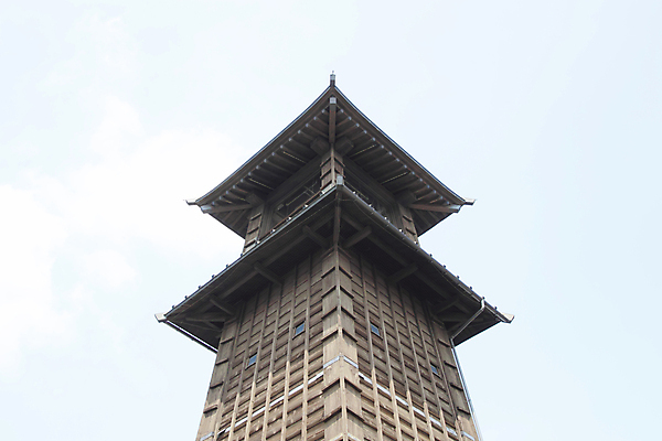 포토 JPG 해외이미지 전통 아시아 문화 건축양식 하늘 동양인 사람없음 목재 파란색 일본 옛날 해외202004 해외포토 나무 건축 나라 컬러 재료 인종 파일형식 이미지허브